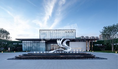 地產(chǎn)鏡面飛鳥(niǎo)不銹鋼雕塑定制