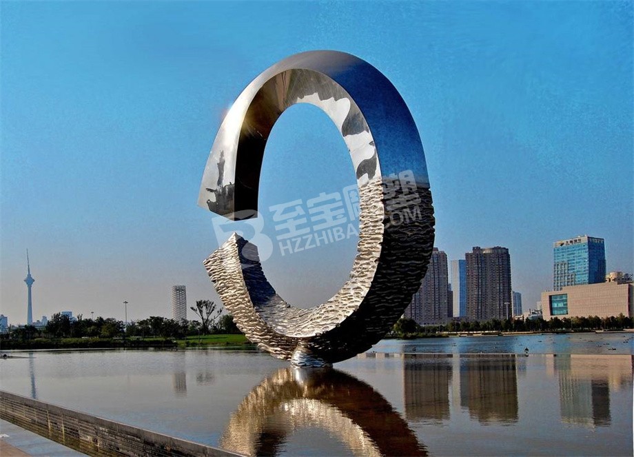 城市景觀(guān)水池鏡面創(chuàng)意圓不銹鋼雕塑定制